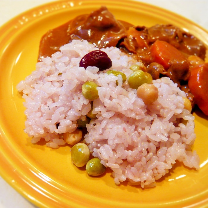 大人雰囲気☆赤ワインとお豆の炊き込みご飯